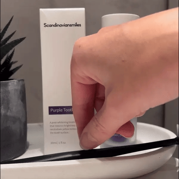 Pasta de dientes violeta